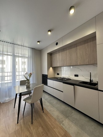 Квартира біля набережної. Дорогий ремонт - фото 1