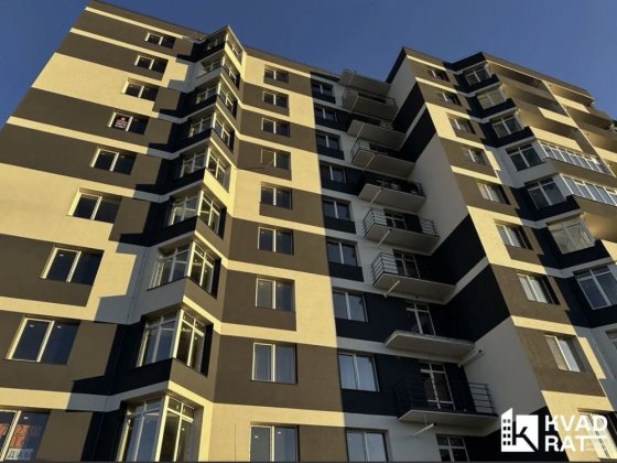 Здана 2кім з видом на ОЗЕРО Івано-Франківськ