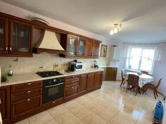 Продам велику 3-х кімнатну квартиру з ремонтом Івано-Франківськ