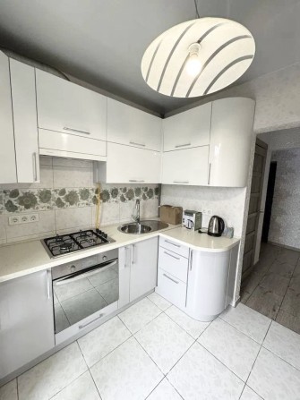 2-х кімнатна квартира по вул. Залізничній, біля ЖД вокзалу. - фото 1