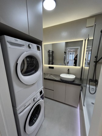 Двокімнатна квартира в центрі Ірпеня, ніхто не проживав! - фото 1