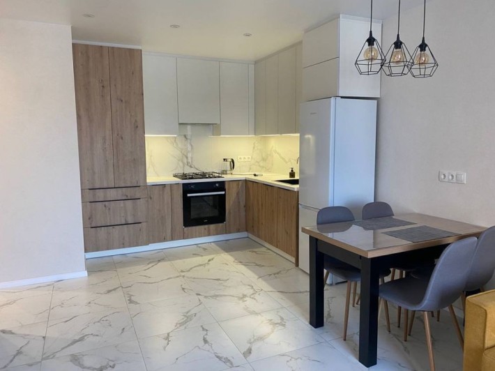 Продам затишну нову квартиру в чудовій локаці - фото 1