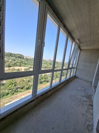 Продаж просторої 1к.кв(54м2) біля річки. - фото 1