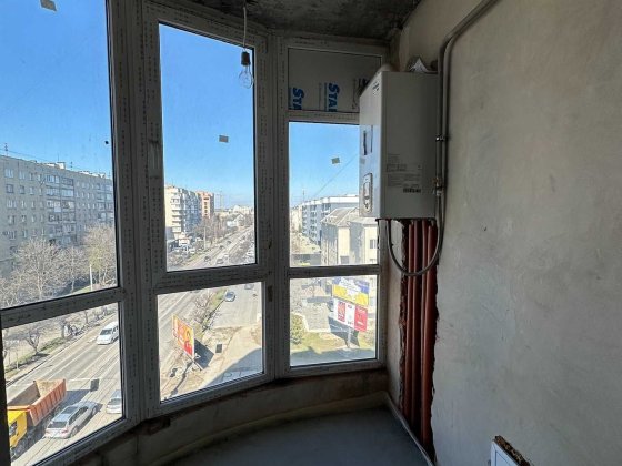 Здана 3 кім.квартира з чорновим ремонтом по вул.Коновальця Івано-Франківськ