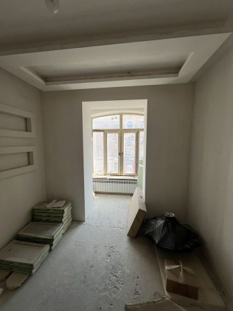 Продам 3-х кім сталінку на площі Артему - фото 1