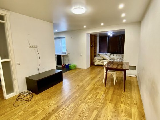 Продам 3-и кімнатну квартиру на 129 кварталі Кривий Ріг