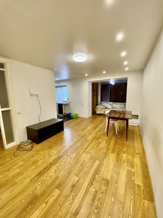 Продам 3-и кімнатну квартиру на 129 кварталі - фото 1