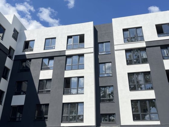 Однокімнатна квартира з мінімальним оформленням біля школи Ірпінь