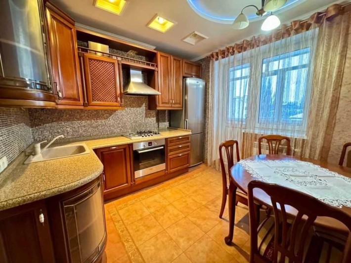 Продам трикімнатну квартиру з індивідуальним опаленням - фото 1