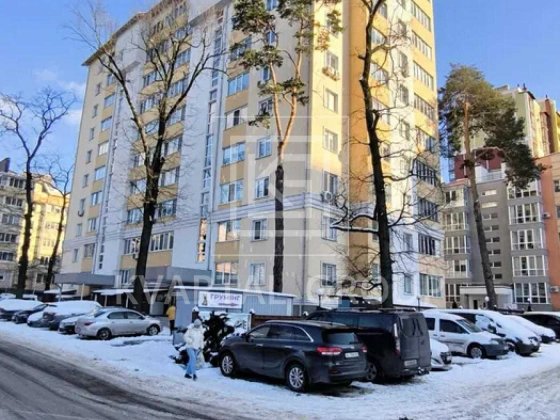 Дворівнева квартира в центрі з частковим ремонтом. Мін. оформлення! Ирпень