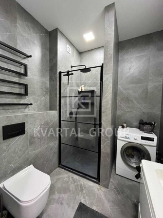 Продаж двокімнатної квартири + паркомісце в подарунок - фото 1