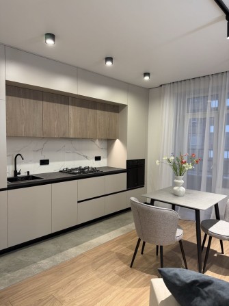 Квартира з новим ремонтом! Повністю укомплектована! Без комісії! - фото 1