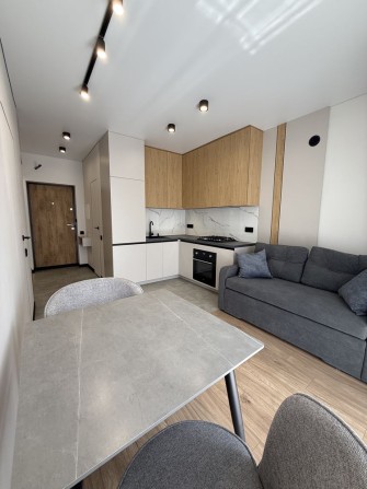 Квартира з гардеробною і балконом! Газ! - фото 1