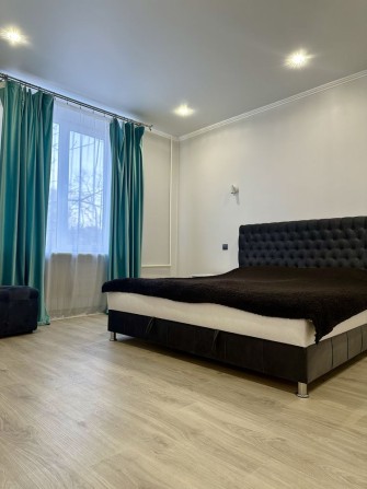 3-х сталинка 17 квартал ул Каштанова, 2/3 не угл Ремонт Мебель Техника - фото 1