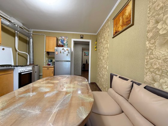 Продам трикімнатну квартиру з гаражем! Район Автовокзал! вул.Київська! Ровно