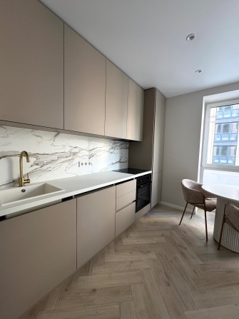 Дизайнерський ремонт! Продаж 2к квартири, підземний паркінг! Без %%! - фото 1