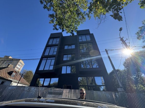 Продам ексклюзивну  квартиру в клубному будинку в центрі Ровно