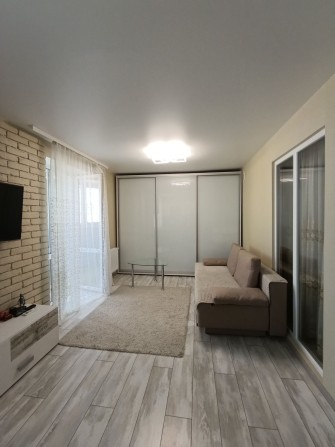 Продам 2-х комнатную квартиру студию в центре с автономным отоплением - фото 1