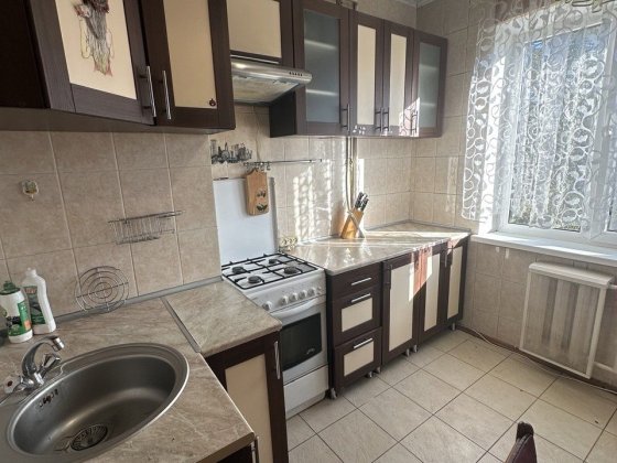 Продам 2-кімнатну квартиру, Грушевського, 12 школа Рівне