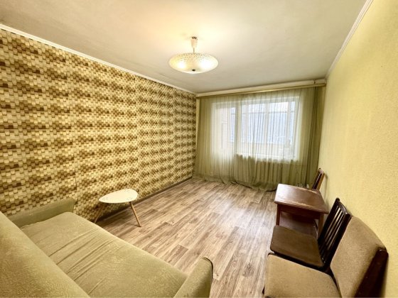 Продам 2к в центрі міста. 2-й поверх! Сумы