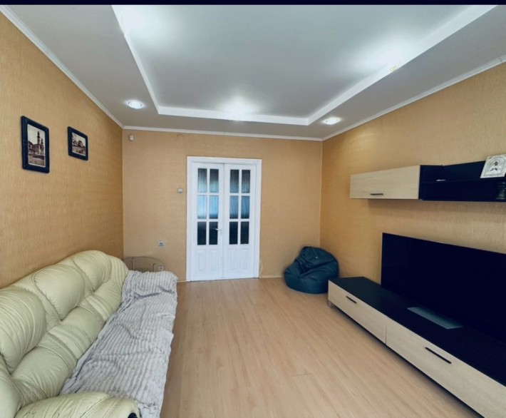 Продам квартиру сталінку 3-х кімнатну на 98 кварталі - фото 1