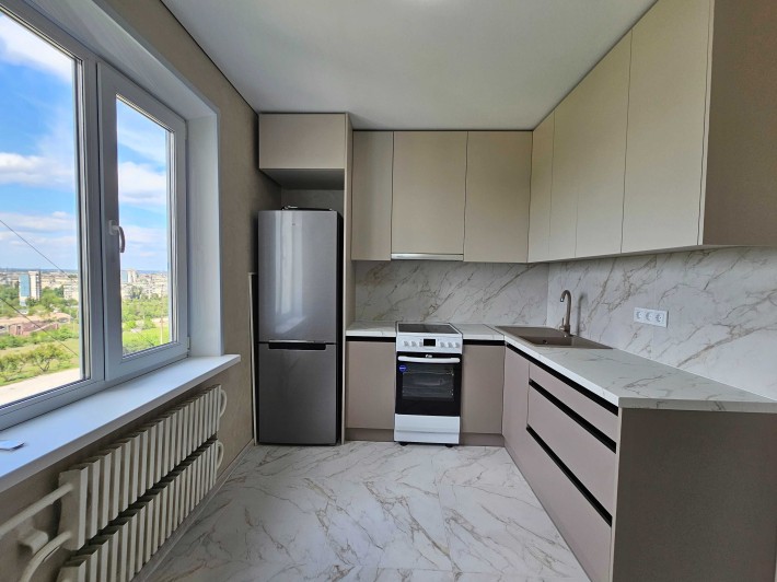 Продается 3-комнатная квартира на 3-м Восточном, по улице Лисового - фото 1