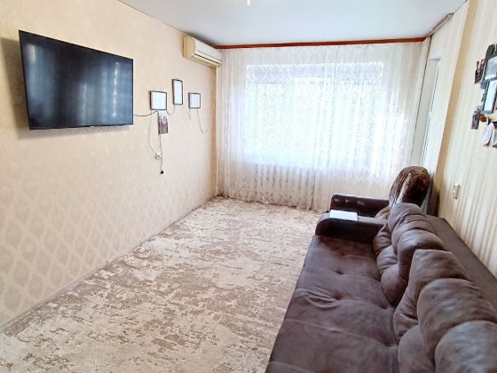 Продам свою трёхкомнатную с двумя балконами квартиру Кривой Рог