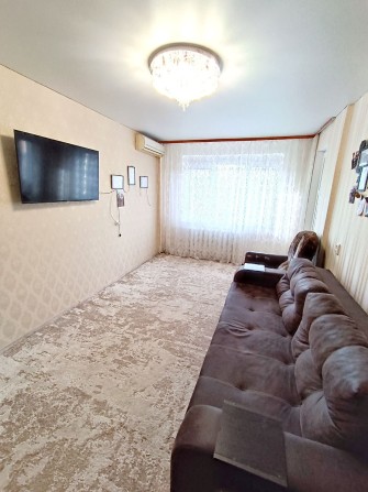 Продам свою трёхкомнатную с двумя балконами квартиру - фото 1