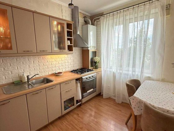 √ Продаж 4 кімнатної квартири з автономним газовим опаленням Ровно