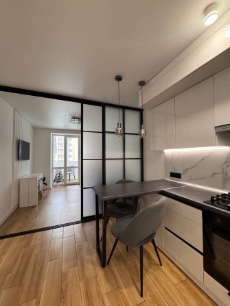 Продаж 2 кім.квартири біля авторинку - фото 1