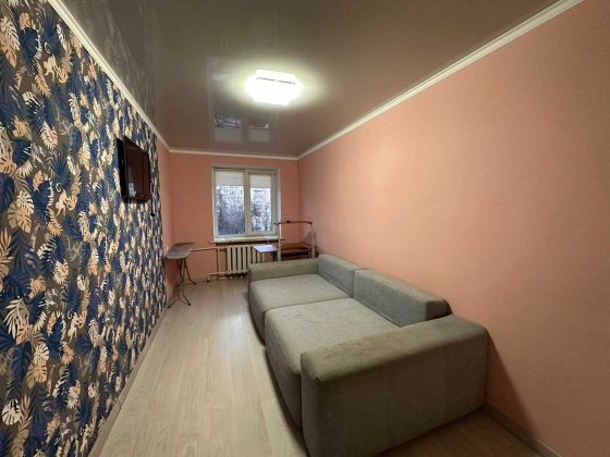 Продам 2-ну квартиру в районі 12 школи!