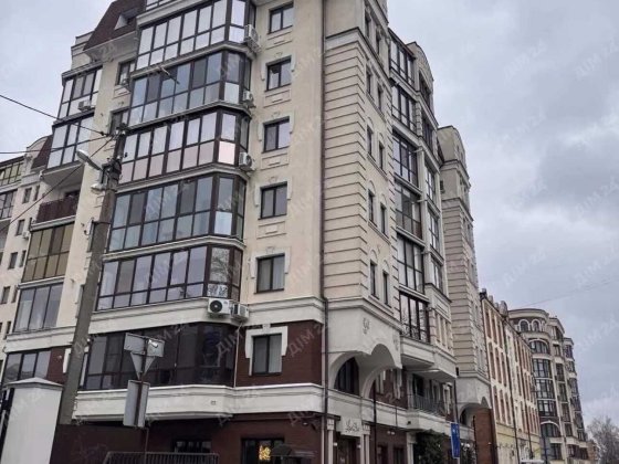 Центр. Цегляний будинок. Автономне опалення. Полтава