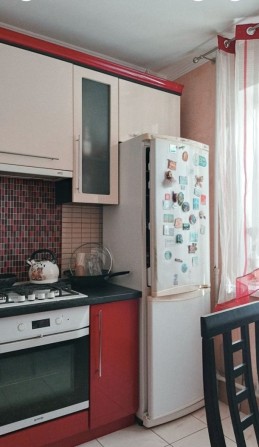 Продаж 2 х кімнатна 12 мікрорайон - фото 1