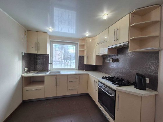 Половки продажа 3-х кімнатної квартири 1/5п 86м індивідувльне опалення Полтава