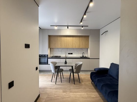 Бізнес клас! Неймовірна простора 1к з ремонтом та балконом Ирпень