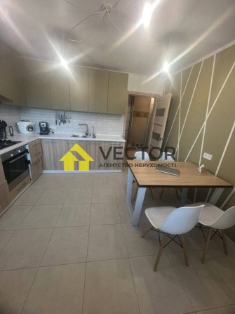 Центр міста! Квартира 48 кв.м. у цегляній новобудові 3/9 - фото 1