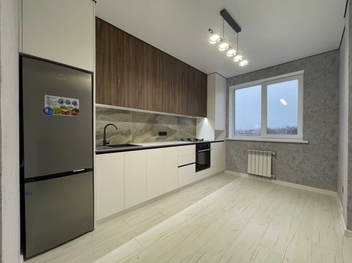 1к квартира в новобудові з ремонтом меблями й технікою! - фото 1