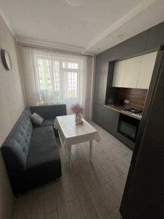 1кквартира, новобудова, 42м2, середній поверх, з ремонтом - фото 1