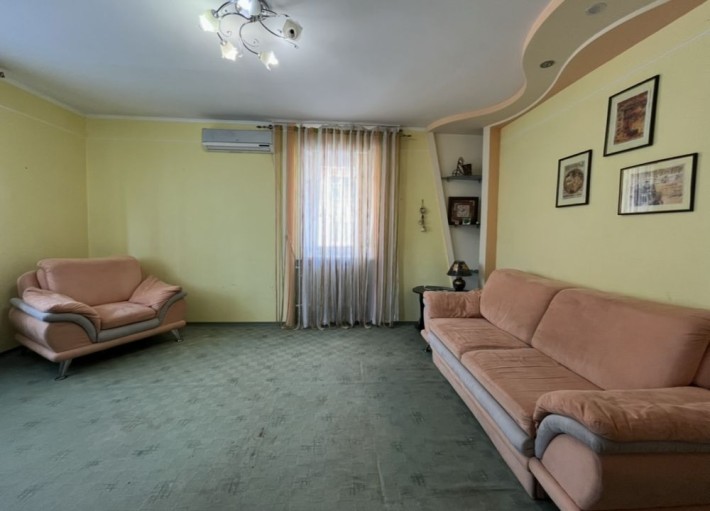 Продаж 1 кімнатної квартири в цегляному будинку, центрі міста - фото 1