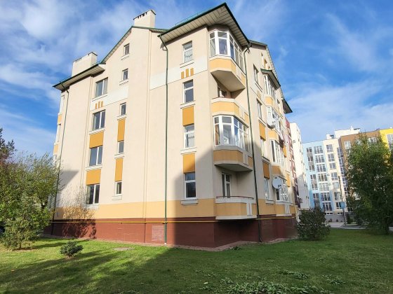 Продається квартира на вул.Комарівська (Роша) Чернівці