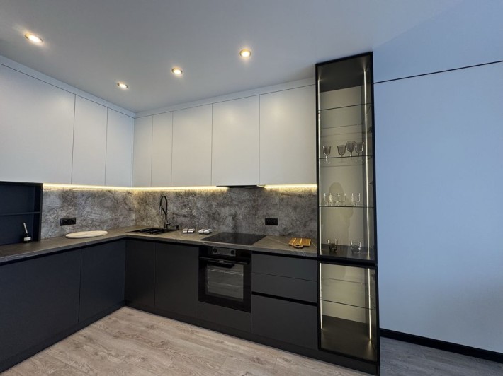 Продаж 2-кімн.квартири з сучасним ремонтом - фото 1