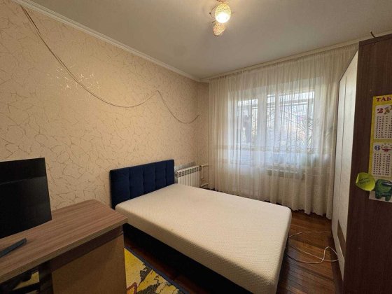 Продам 4-кімнатну квартиру Ровно