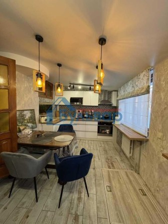 3к в самому Центрі, 70 кв/м, з власним входом з ремонтом І КОД 42611 - фото 1