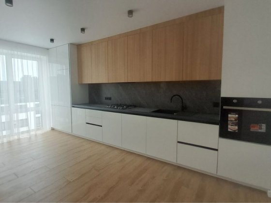 Продаж 2-кімнатної квартири з ремонтом на Щасливому Ровно