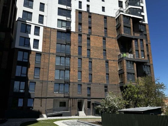 Продається здана 2-к новобудова р-н Майдану Черновцы