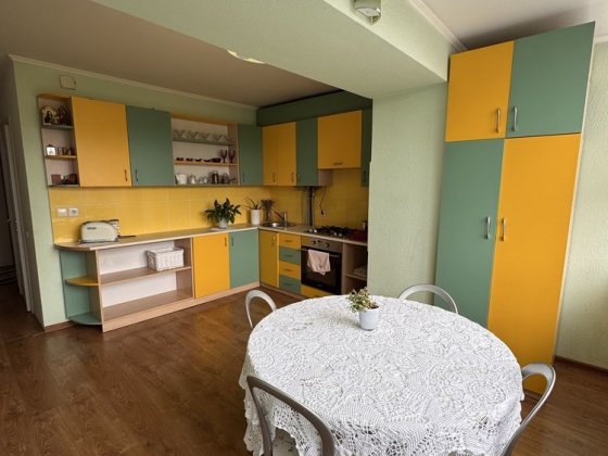 Продається 2-х кімнатна чешка Чернівці