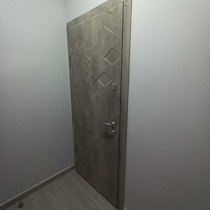 Продам 1 кімнатну квартиру - студію - фото 1