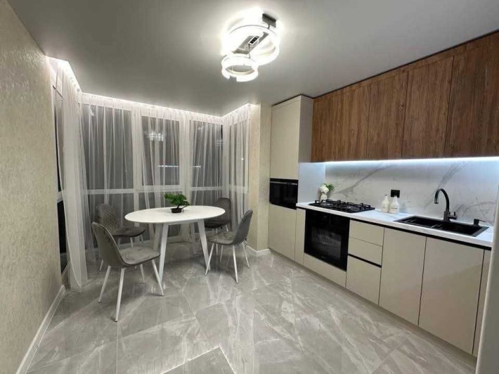 Продаж новенької квартири поряд з Центром по вул.Білогірська - фото 1