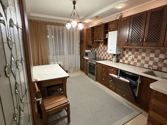 Продаж 4 кімнатноі квартири Ровно