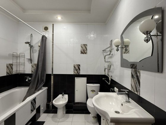 3к квартира 85м2 цегла котел поверх 4/9  вул. Небесної сотні Полтава